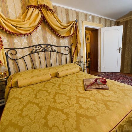 Locanda Antico Fiore Venesia Bagian luar foto
